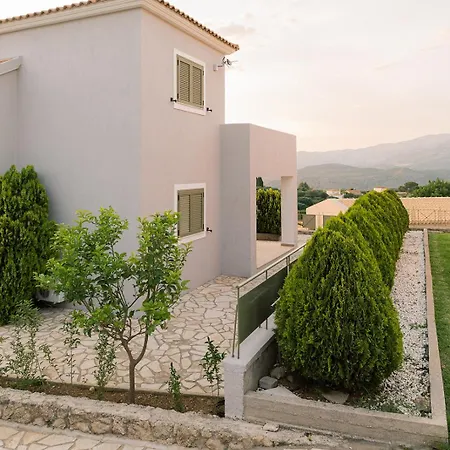 Villa Vasilopoulos Residences - Emelia With Shared Pool Argostóli