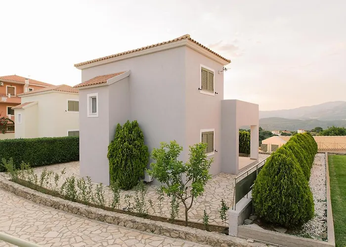 Vasilopoulos Residences - Emelia With Shared Pool 别墅