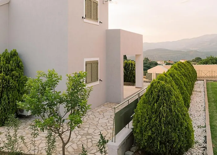 别墅 Vasilopoulos Residences - Emelia With Shared Pool 阿尔戈斯托利翁