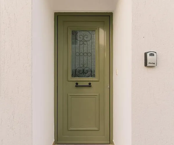 Vasilopoulos Residences - Emelia With Shared Pool וילה